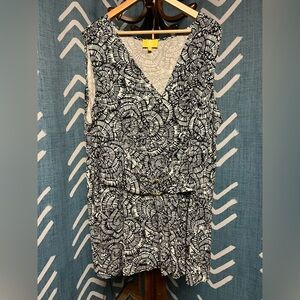 Liz Lange Sleeveless Top